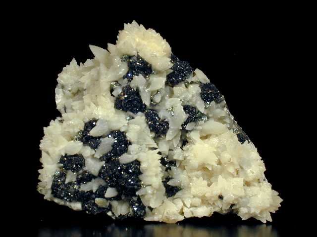 Sphalerite with Calcite