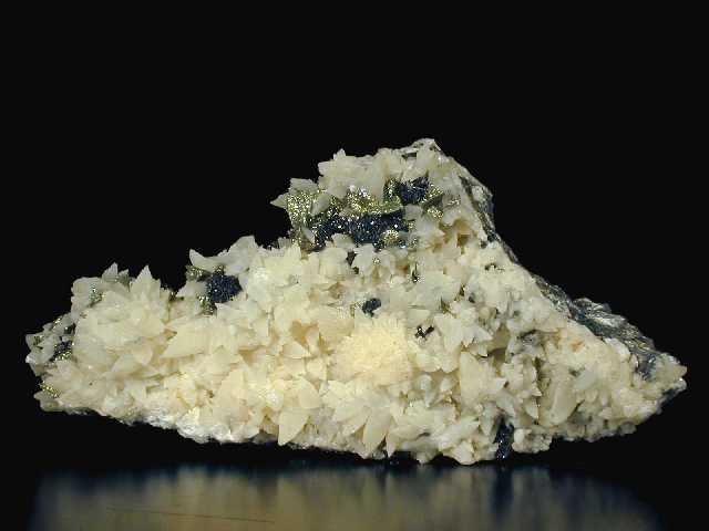 Sphalerite with Calcite